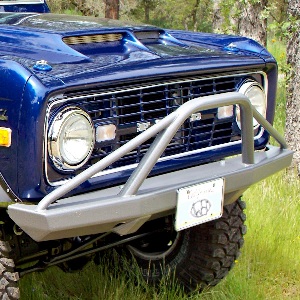 66-77 Rock Solid Front Bumper Non-Winch w/ Pre-Runner Bar 