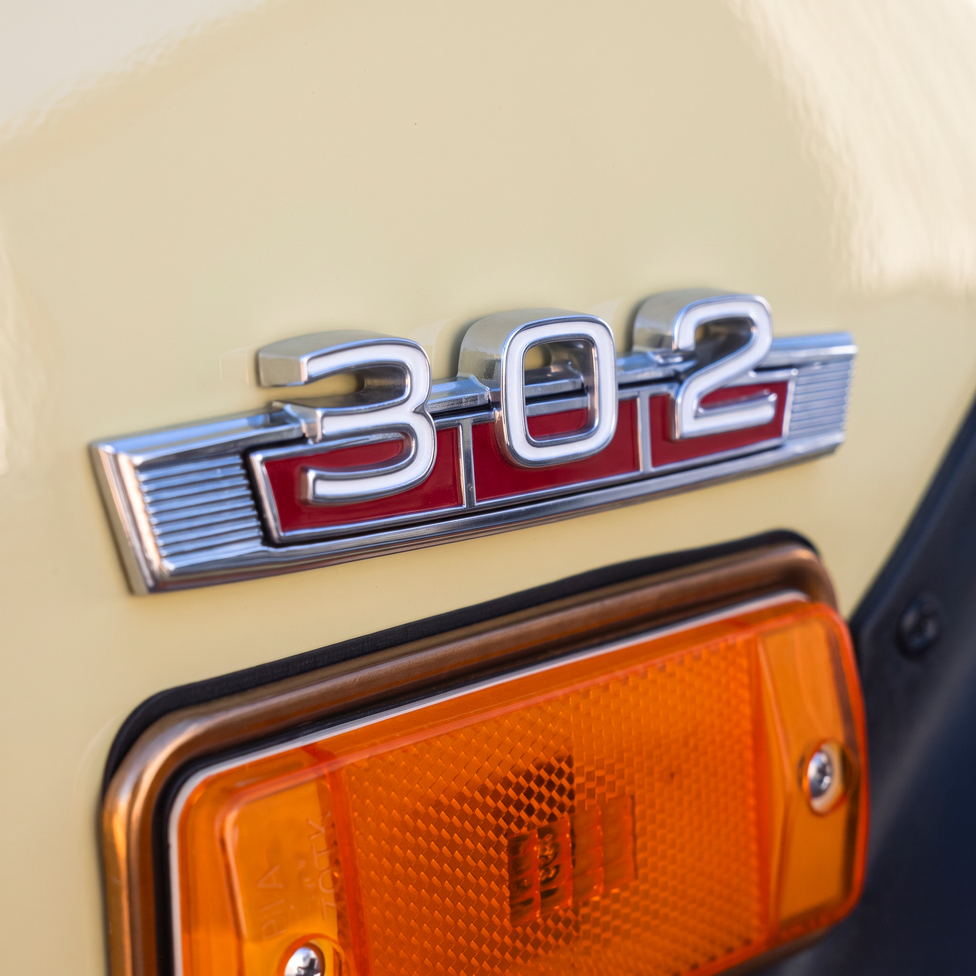9332 01 302 engine badge emblem red accent 1969 77 bronco 1967 72 ford truck