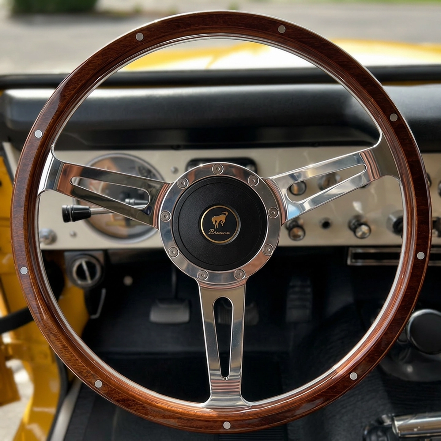 Mark 7 Woody Billet Steering Wheel - Silver, Slotted 3-spoke, 14-inch